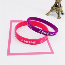 将图片加载到图库查看器，Kpop Bangtan Boys BLACKPINK JUNG KOOK JIMIN V SUGA J HOPE Wristband 2Pcs/Set Big Small Mixed Silica Gel Colored Wristband

