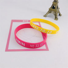 将图片加载到图库查看器，Kpop Bangtan Boys BLACKPINK JUNG KOOK JIMIN V SUGA J HOPE Wristband 2Pcs/Set Big Small Mixed Silica Gel Colored Wristband
