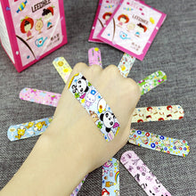 将图片加载到图库查看器，100PCs Waterproof Breathable Cute Cartoon Band Aid Hemostasis Adhesive Bandages First Aid Emergency Kit For Kids Children
